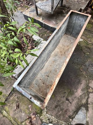 Jardinera de Metal Decorada solo venta persona