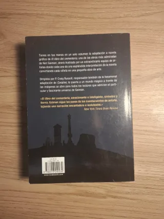 El libro del cementerio/ The Graveyard Book (Sp...