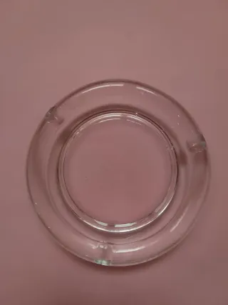 N 2 posaceneri in cristallo.uno con decoro floreal