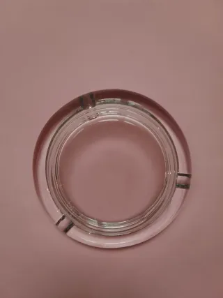 N 2 posaceneri in cristallo.uno con decoro floreal