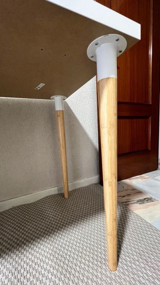 Tablero LAGKAPTEN, cajonera ALEX, patas HILVER