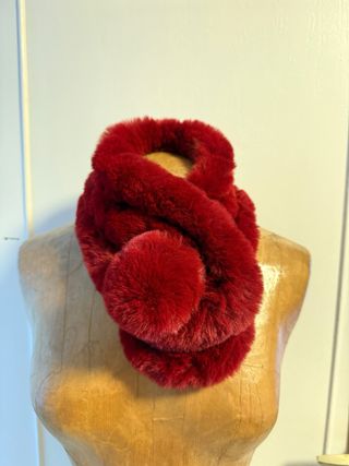 Bufanda de pelo sintético roja