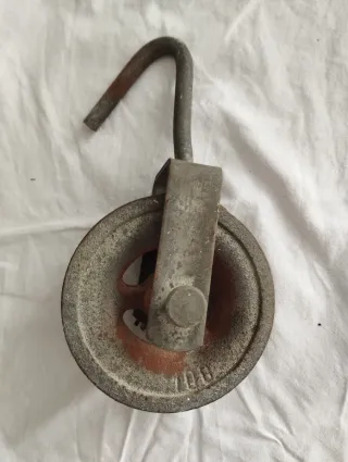 POLEA DE HIERRO ANTIGUA