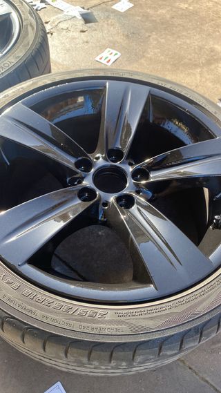 Llantas BMW R18 255/35