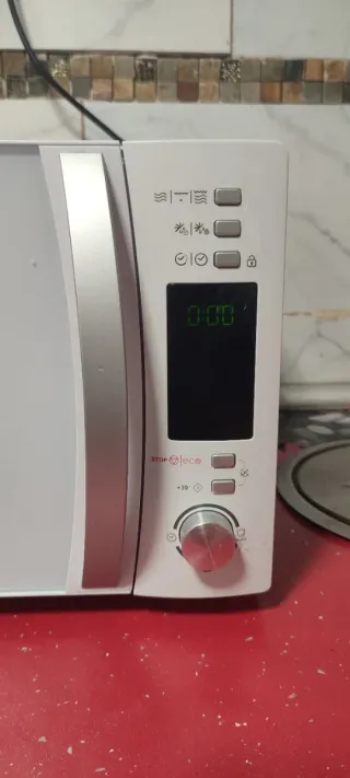 Microondas Grill Candy 20L