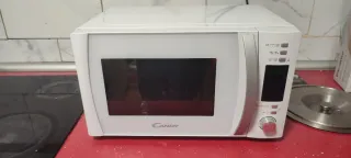 Microondas Grill Candy 20L