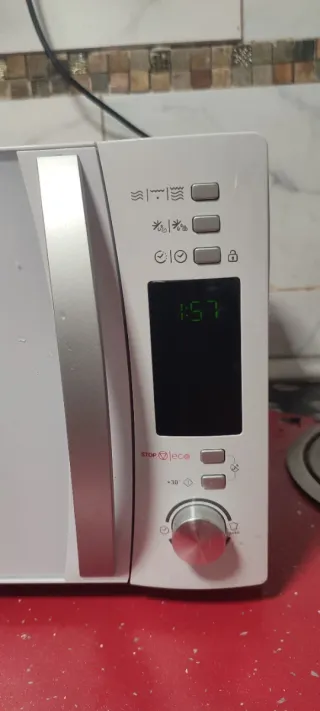 Microondas Grill Candy 20L