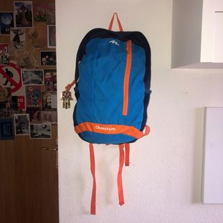 Mochila Quechua Azul y Naranja