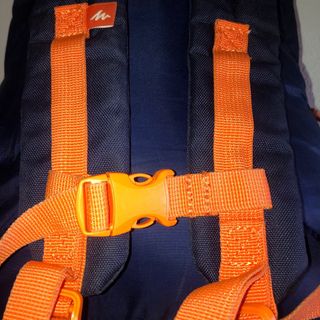 Mochila Quechua Azul y Naranja
