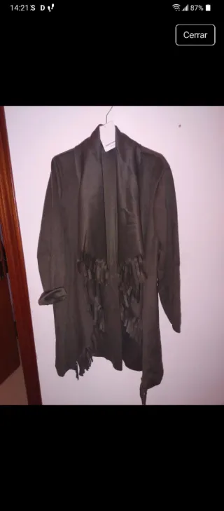 Abrigo paño verde militar con flecos