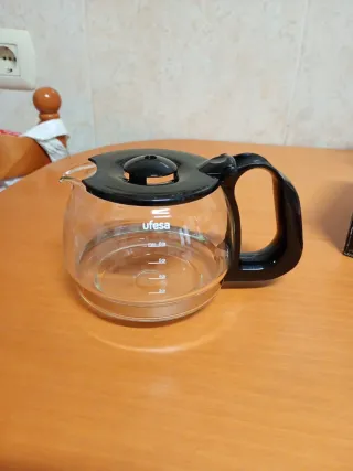 Jarra cafetera Ufesa cristal y plástico