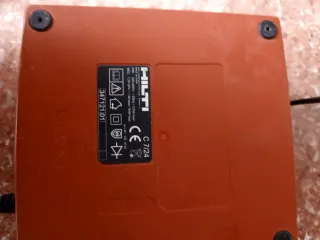 Cargador Hilti C7/24