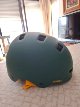 Casco verde Oxelo MF540 para patinar