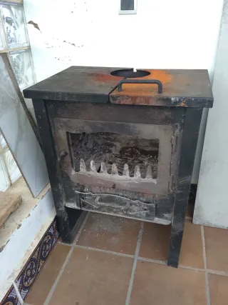 Chimenea de hierro con tubo