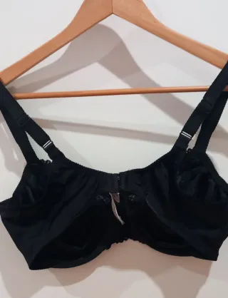 Sujetador Triumph 95D Negro Encaje