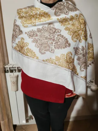 Stola damascata oro e bianca con frange