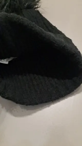 Berretto e scaldacollo nero