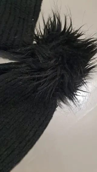 Berretto e scaldacollo nero