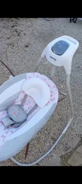 Mecedora columpio para bebé Ingenuity