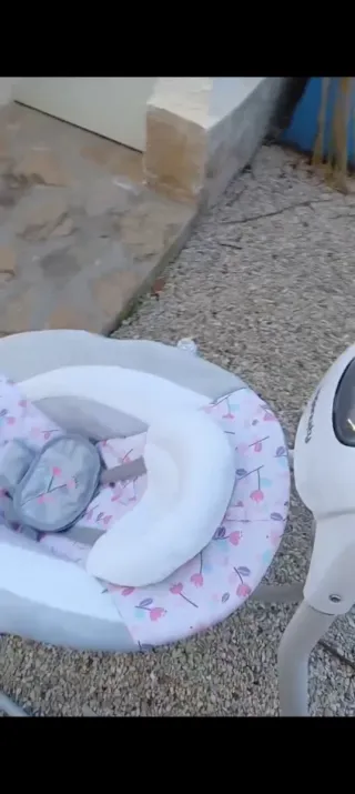 Mecedora columpio para bebé Ingenuity