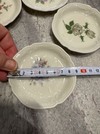 Lote 6 piccoli piatti antichi decorati