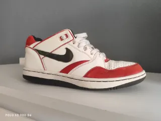 Nike Sky Force 88 Low Blancas y Rojas