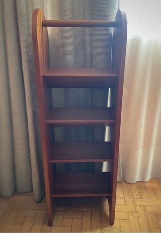 Estantería de madera para CDs