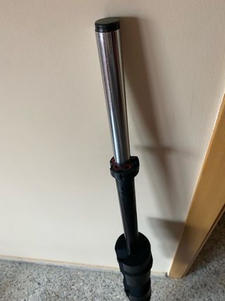 2 discos de pesa 5 kg + barra con almohadilla