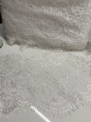 Renda Chantilly Cílios Branca 15cm x 3,10m