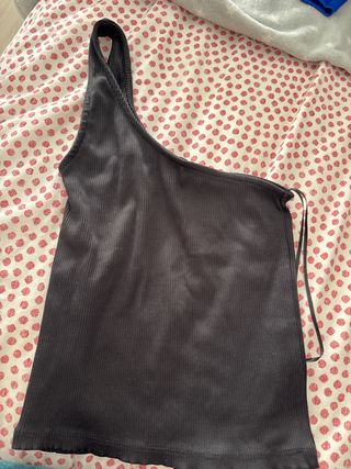 Top negro de un hombro