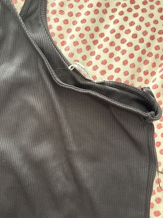 Top negro de un hombro