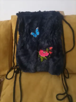 Bolso de terciopelo con bordado