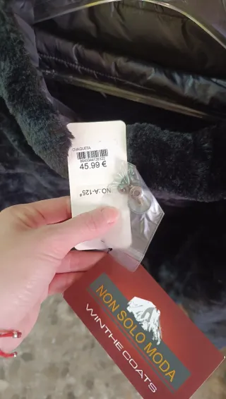 Abrigo pelo negro reversible talla única