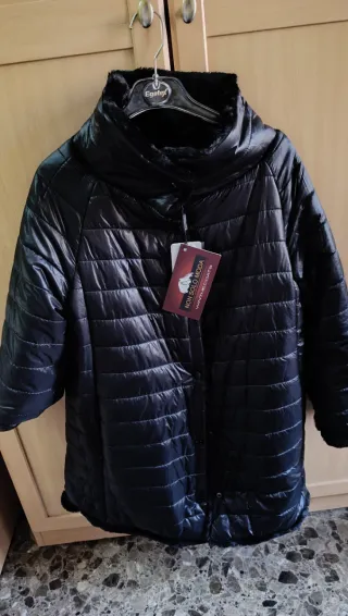 Abrigo pelo negro reversible talla única