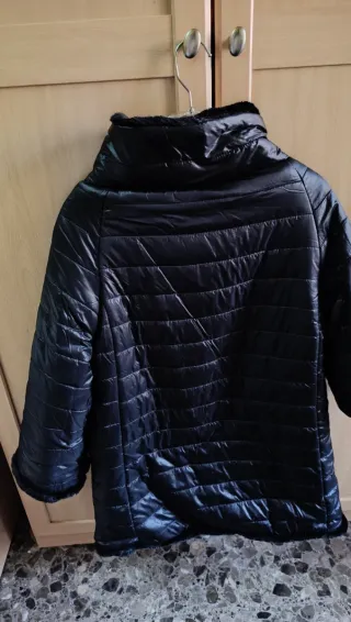 Abrigo pelo negro reversible talla única