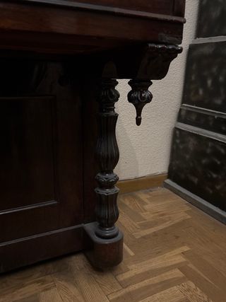 Piano antiguo madera oscura