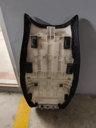 Asiento Suzuki GSX650F
