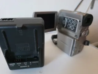 Cámara Canon MV4 Mini DV + Accesorios