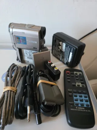 Cámara Canon MV4 Mini DV + Accesorios