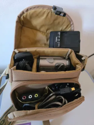 Cámara Canon MV4 Mini DV + Accesorios