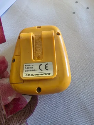 Tamagotchi Pokémon Pikachu Nintendo Amarillo