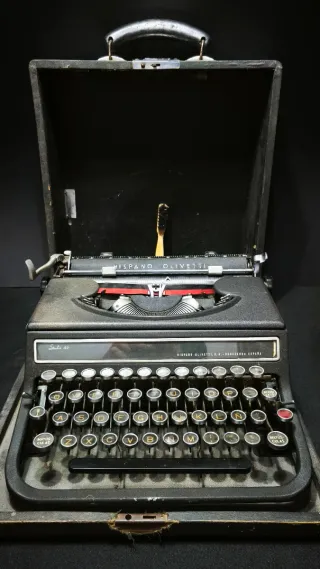 Máquina de escribir Olivetti Studio 46
