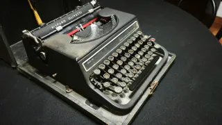 Máquina de escribir Olivetti Studio 46