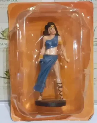 set 4 Modellini donne fumetti italiani 3D vintage