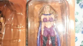 set 4 Modellini donne fumetti italiani 3D vintage