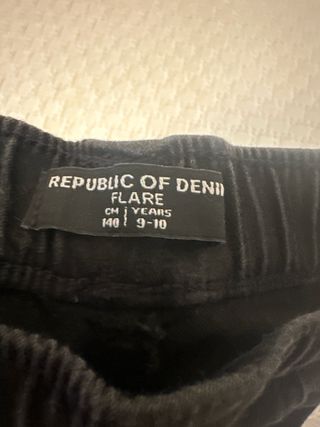 Pantalón vaquero negro campana con pedrería