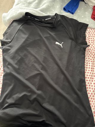 Camiseta deportiva Puma negra corta