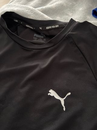 Camiseta deportiva Puma negra corta