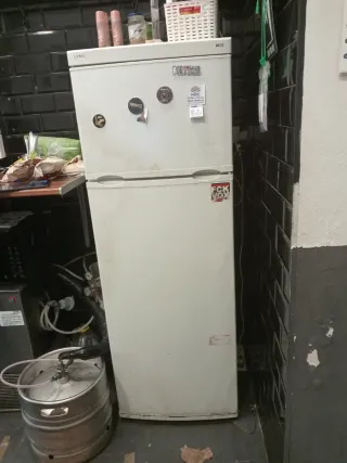 Frigorífico y congelador blanco