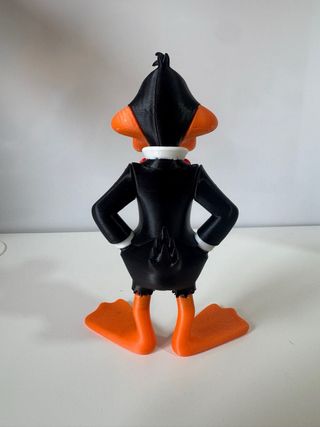 Figura Pato Lucas Elegante